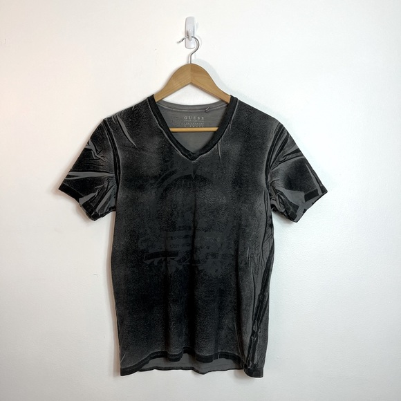 Guess Men’s V-Neck Tee - Picture 1 of 5